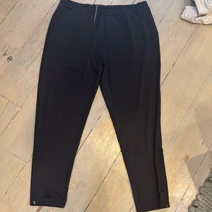 Vuori Black Joggers. XXL. Great condition